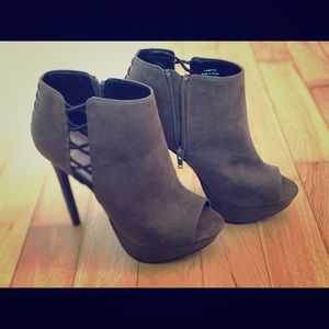 NWOT Platform Heel booties - Dark Green